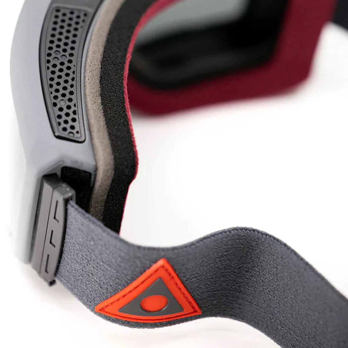 Ashbury Arrow Triangle Snowboard Goggles - Dusk Triangle/Dark Smoke/Yellow Spare 3 Ashbury Arrow Triangle Snowboard Goggles - Dusk Triangle/Dark Smoke/Yellow Spare - Image 3